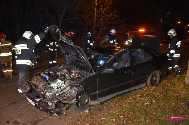 Kierownica odpadła w czasie jazdy. Dachowanie bmw w Pieszycach!