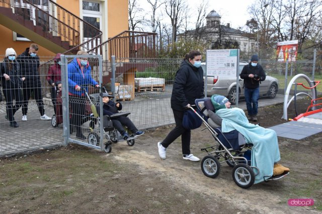 Nowe huśtawki dla OREW Dzierżoniów