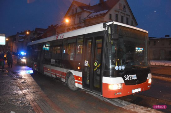 Zderzenie busa z autobusem w Bielawie