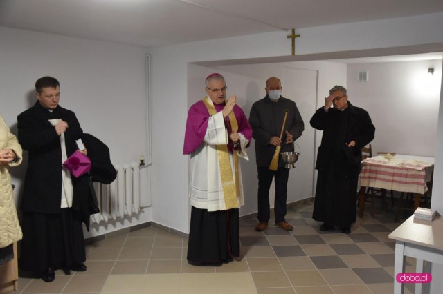 Lodówka społeczna w parafii na skałkach w Dzierżoniowie
