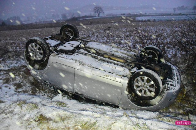 Dachowanie na drodze Bielawa - Myśliszów