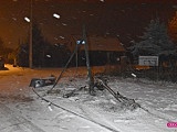 Citroenem uderzył w latarnie w Pieszycach