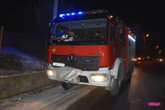 Kolizja zakończona dachowaniem