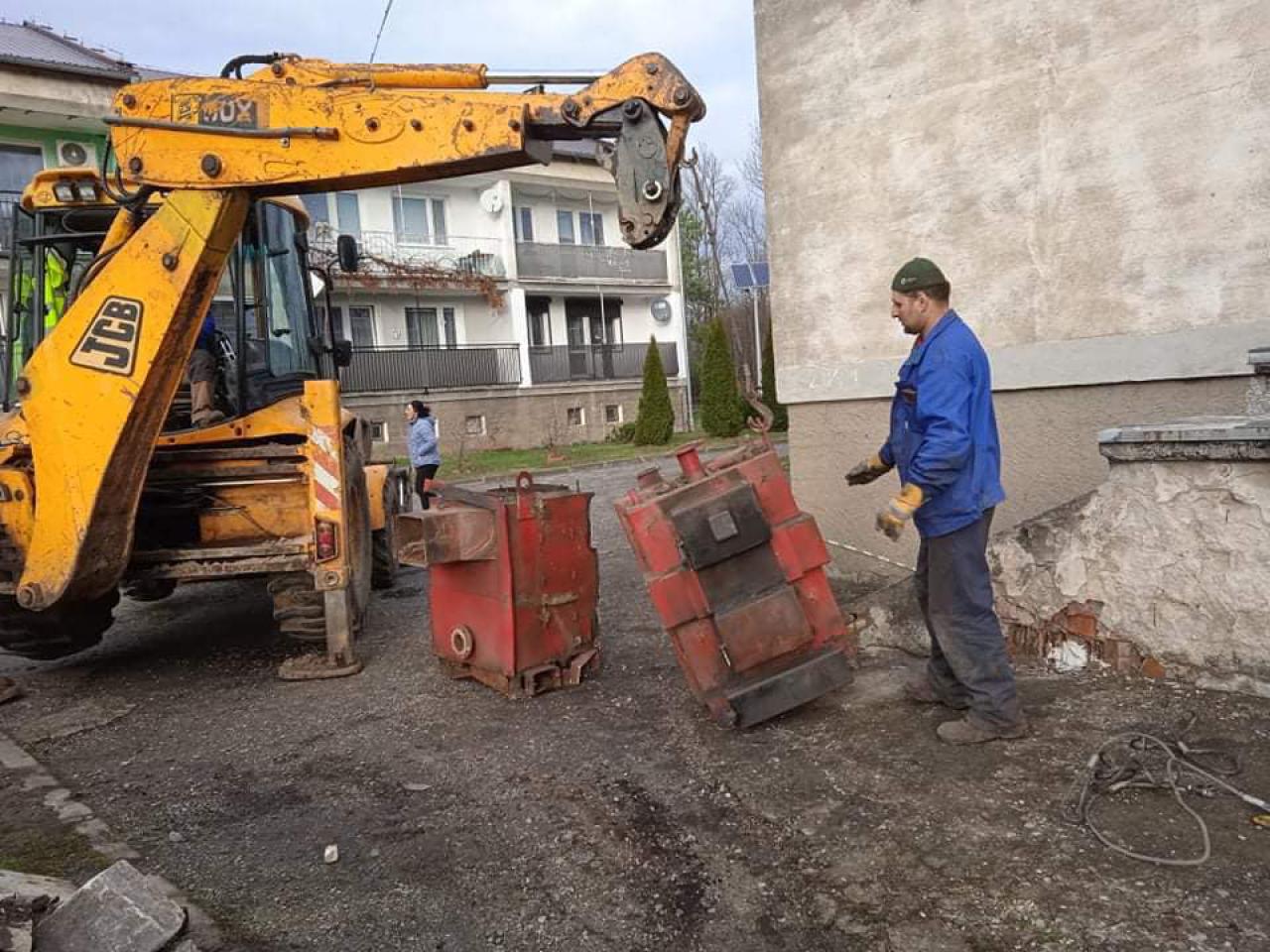 Mościsko: prowadzą zbiórkę złomu na zakup nowego samochodu pożarniczego