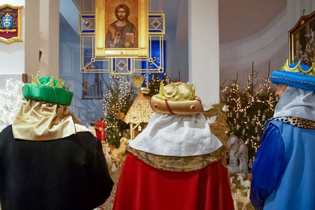 Orszak Trzech Króli w parafii Królowej Różańca Świętego w Dzierżoniowie