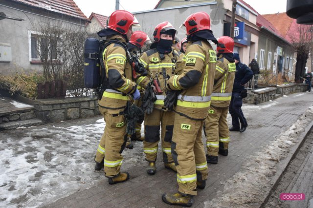 Pieszyce: straż pożarna wezwana do pożaru budynku wielorodzinnego