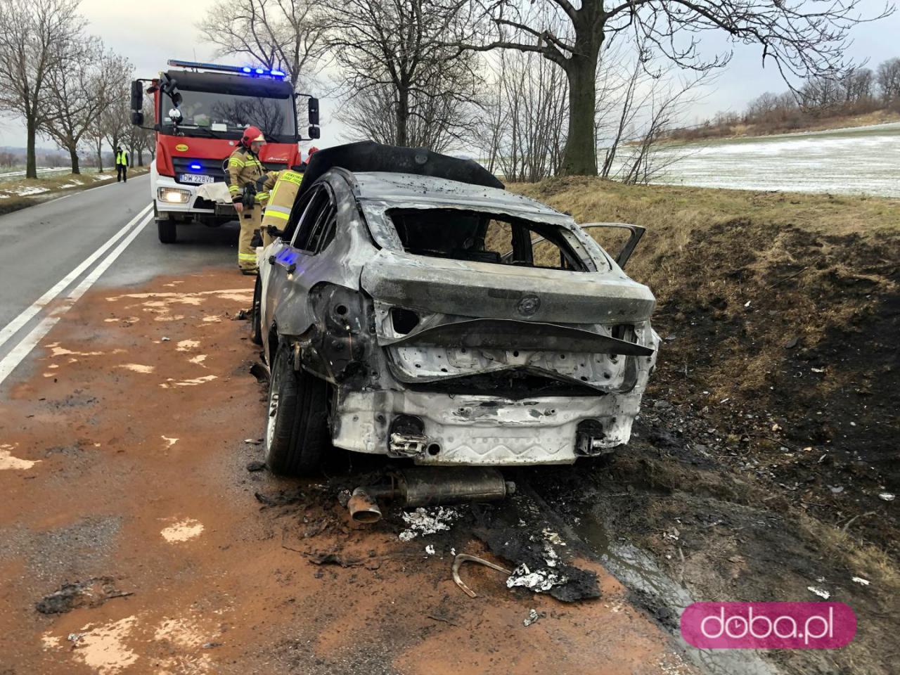 Na drodze Dzierżoniów Ząbkowice spłonął samochód [ZOBACZ