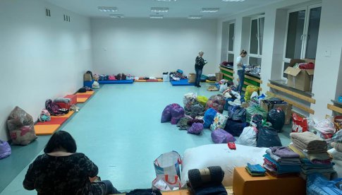 Centrum Usług Społecznych w Pieszycach: tak wyglądał sobotni dyżur zbiórki darów dla Ukrainy