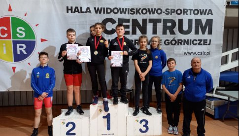 Udany start zawodników IRON BULLS Bielawa w Dąbrowie Górniczej