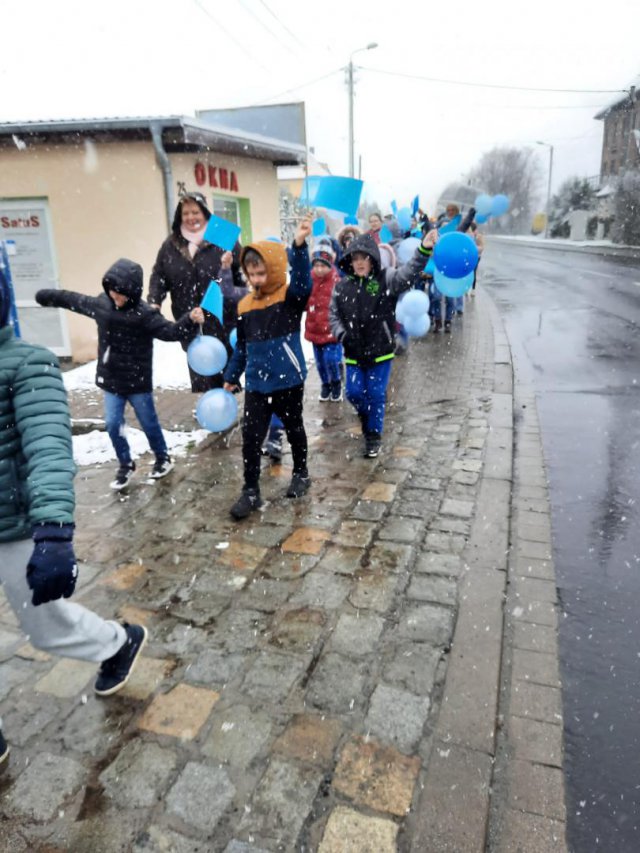 Pochód wsparcia z okazji Światowego Dnia Świadomości Autyzmu