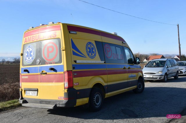Zderzenie dwóch pojazdów na drodze Dzierżoniów - Świdnica