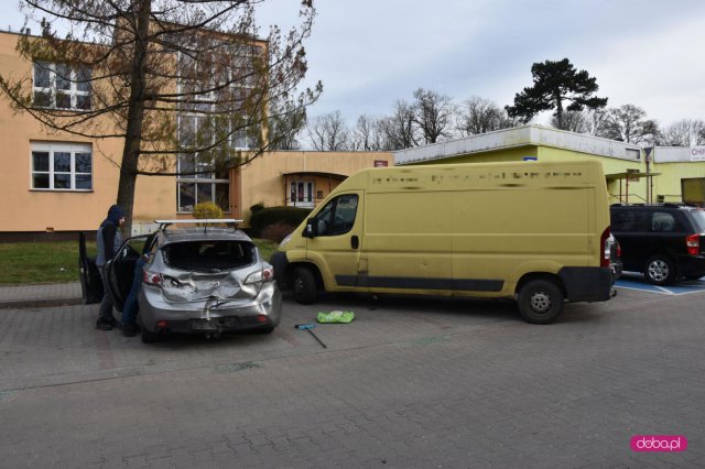 Zderzenie mazdy z peugeotem