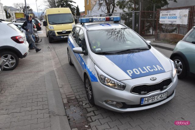 Zderzenie mazdy z peugeotem
