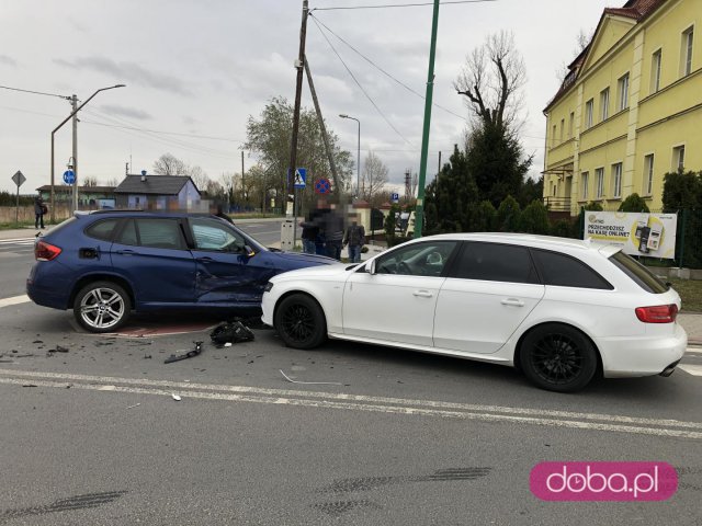 Kolizja trzech aut w Pieszycach