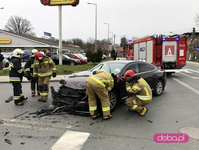 Kolizja trzech aut w Pieszycach