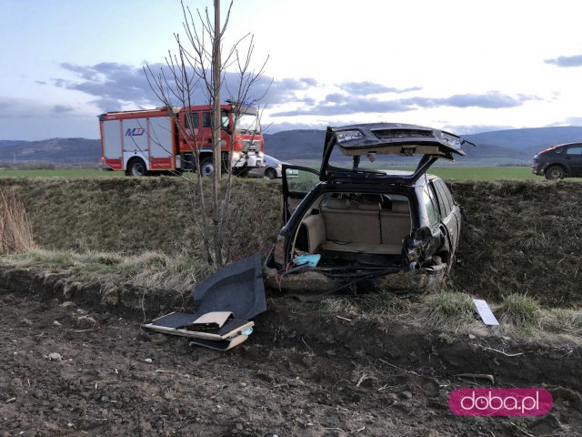 Pijany kierowca wpadł do rowu na drodze Pieszyce - Bielawa