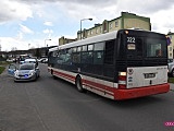 3-latek wybiegł na jezdnię pod autobus