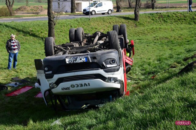 Zderzenie trzech pojazdów na ósemce