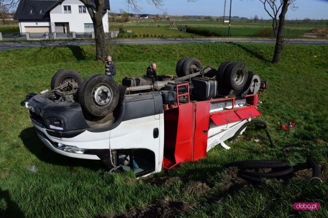 Zderzenie trzech pojazdów na ósemce