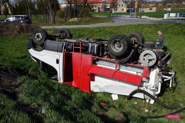 Zderzenie trzech pojazdów na ósemce