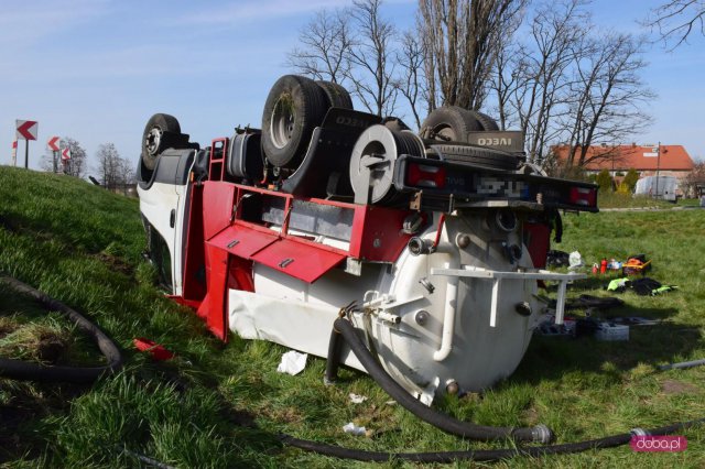 Zderzenie trzech pojazdów na ósemce