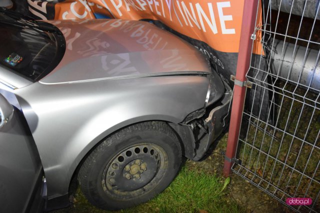 Volkswagenem wjechał w ogrodzenie