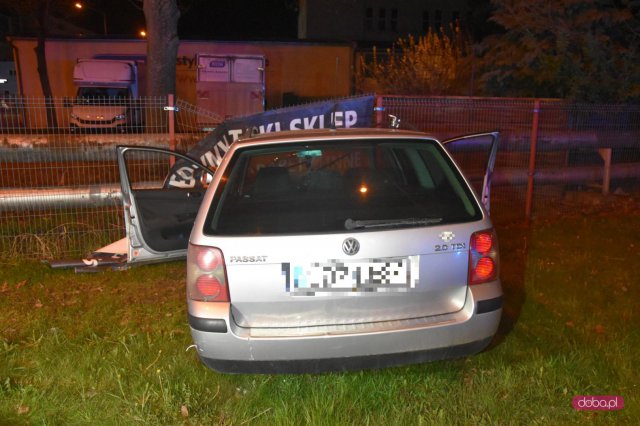 Volkswagenem wjechał w ogrodzenie