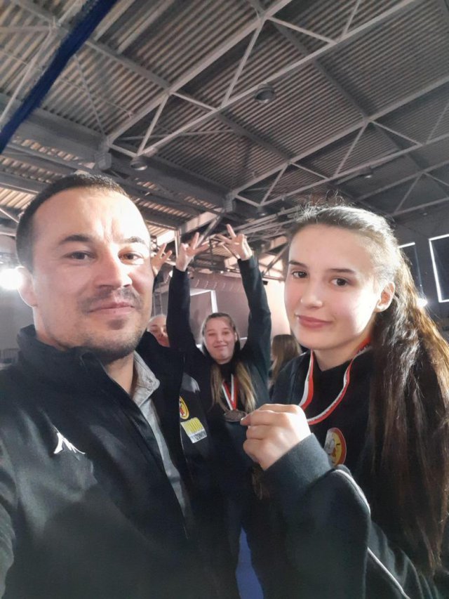 Fenomenalny występ zawodniczek JUNIOR-a Dzierżoniów w Mistrzostwach Polski w zapasach