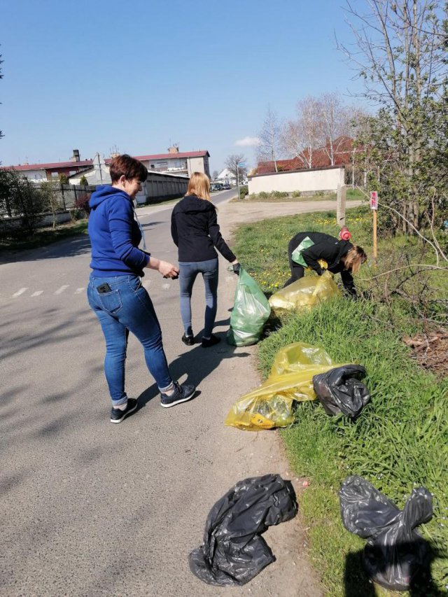 Wiosenne sprzątanie gminy Łagiewniki