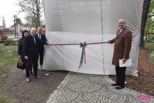 Otwarto park lapidarium przy Muzeum Miejskim Dzierżoniowa