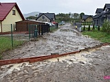 Podtopienia po ulewie w Ostroszowicach