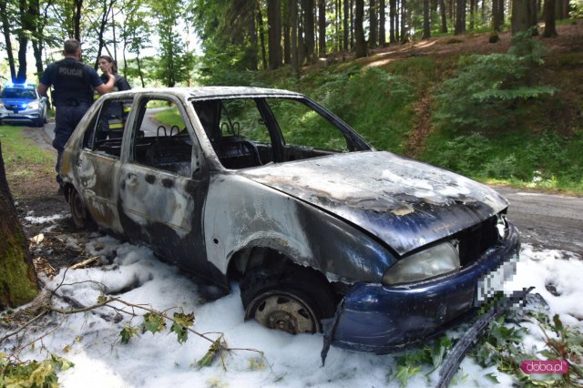 Pożar auta w okolicy Przełęczy Jugowskiej