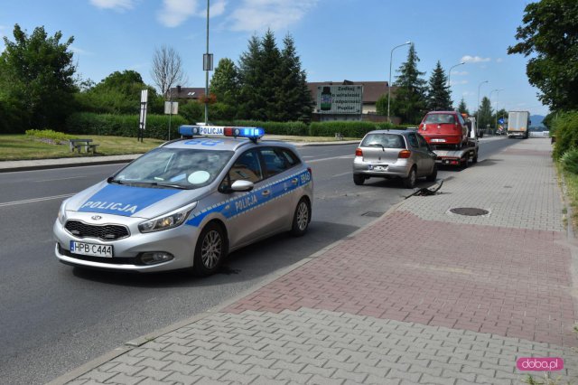 Zderzenie dwóch pojazdów na Dzierżoniowskiej w Bielawie