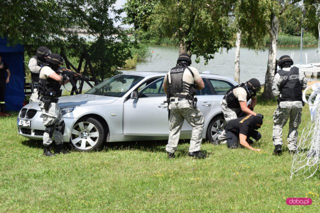 Festyn Bezpieczne wakacje na terenie Jeziora Bielawskiego