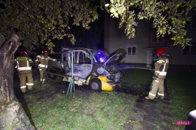 Pożar dostawczaka w Dzierżoniowie