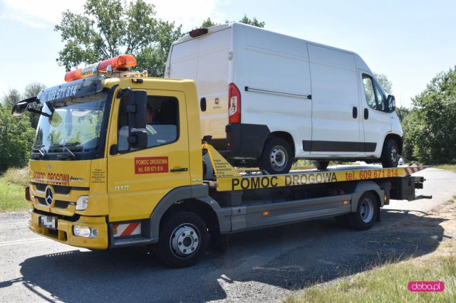 Zderzenie dwóch pojazdów na ósemce