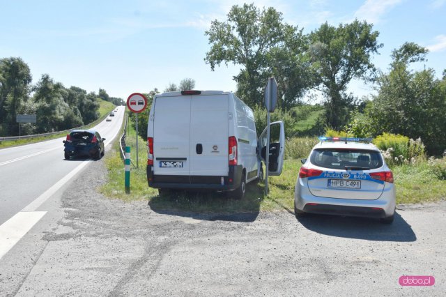 Zderzenie dwóch pojazdów na ósemce