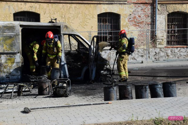 Pożar auta dostawczego w Bielawie