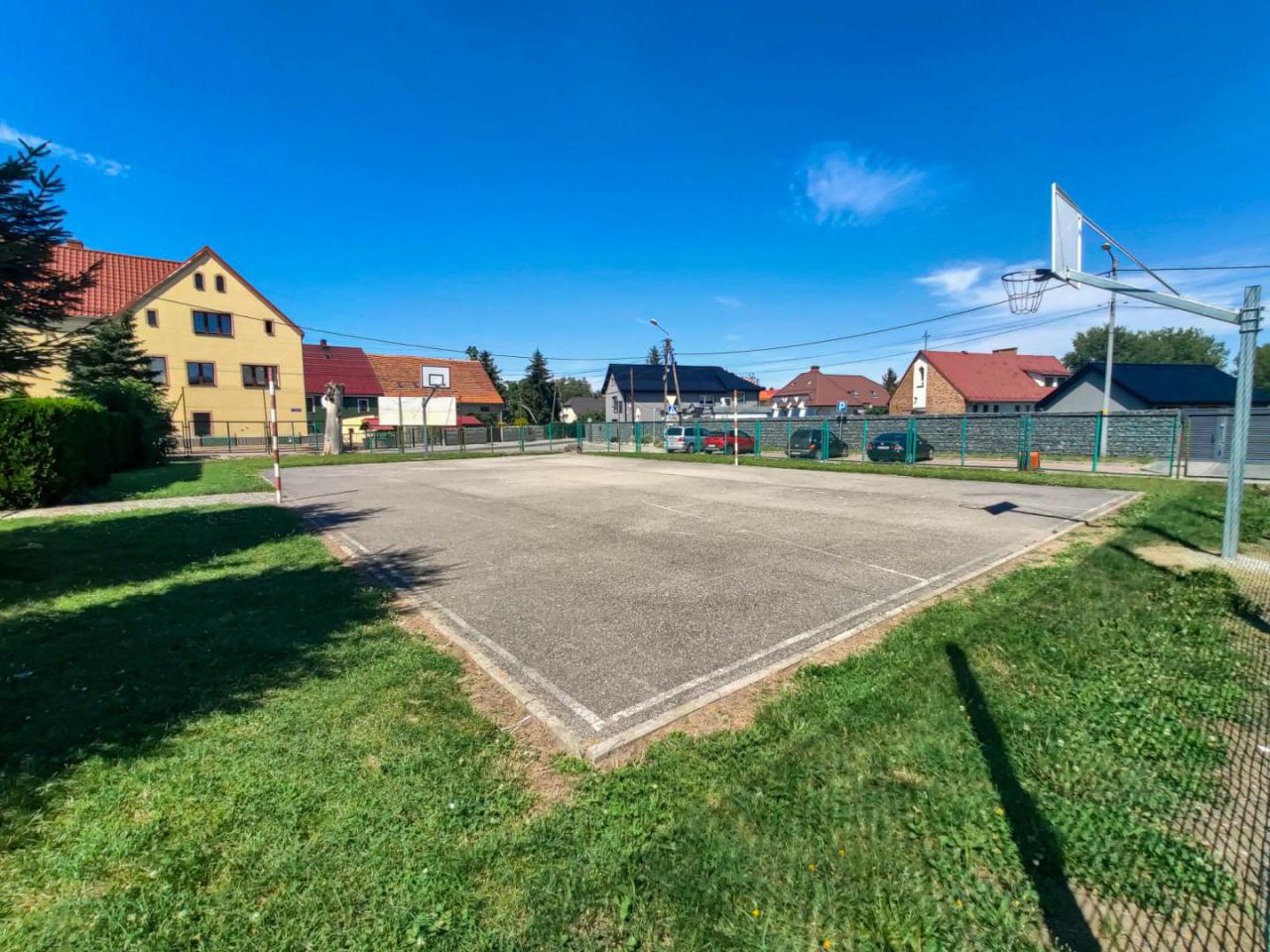 Strefy aktywności - modernizaja boiska w dolnych Pieszycach