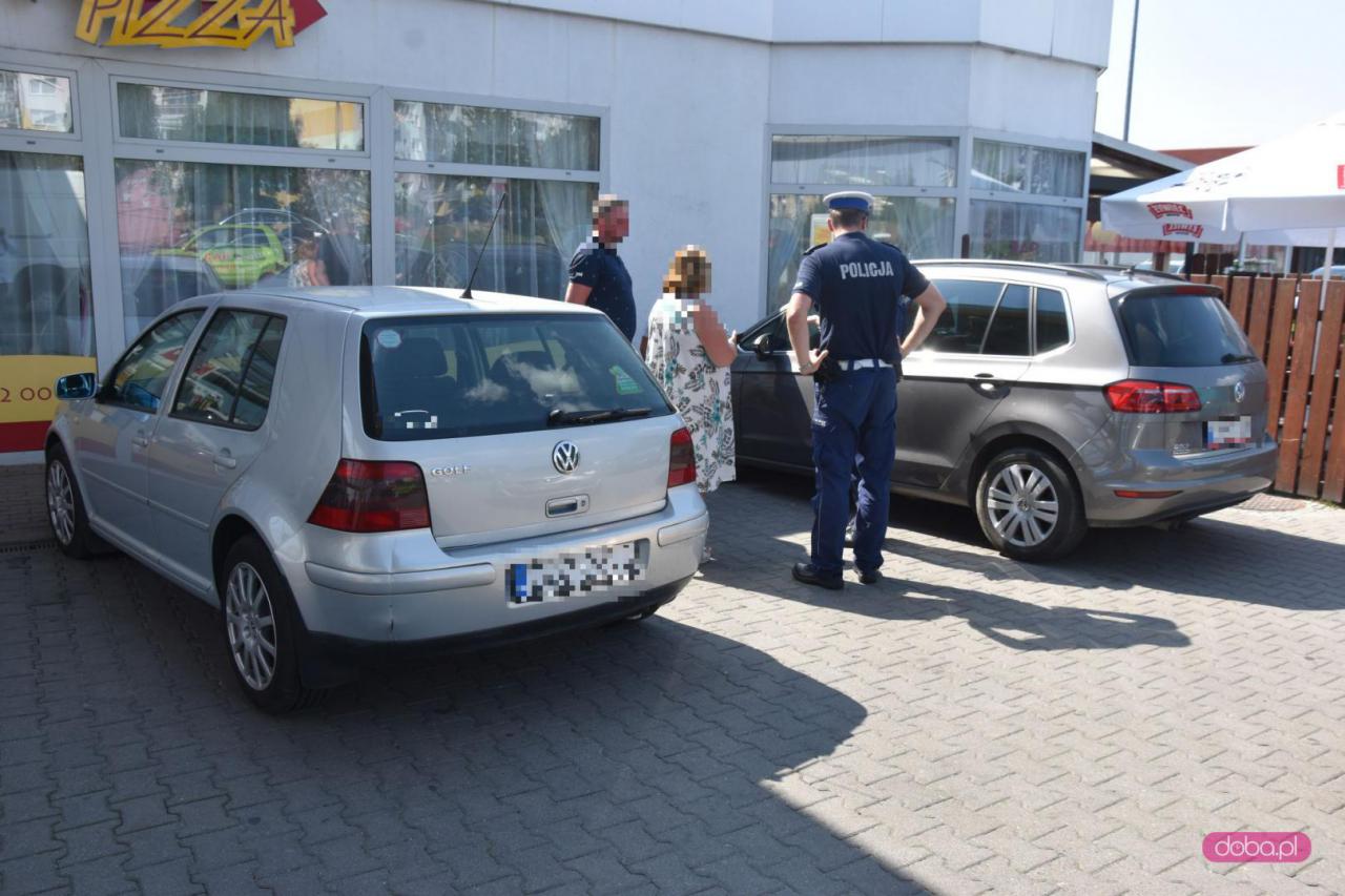 Zderzenie pojazdów przy stacji paliw w Dzierżoniowie