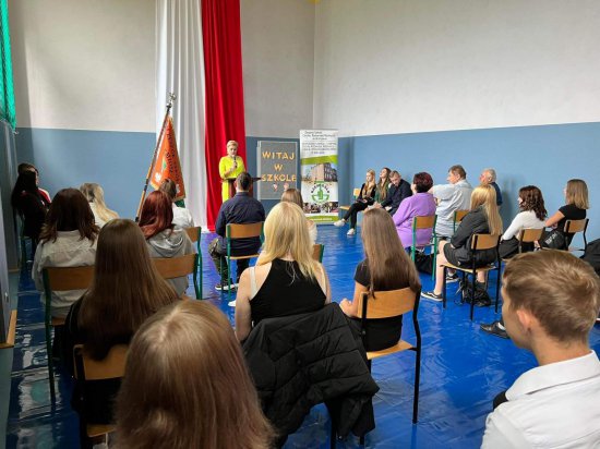 Uroczyste rozpoczęcie roku szkolnego w Zespole Szkół Cechu Rzemiosł Różnych w Bielawie