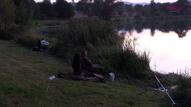 Nocne Charytatywne Zawody Wędkarskie w Owieśnie