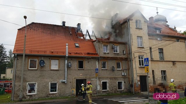Pożar domu przy ul. Nowowiejskiej w Dzierżoniowie