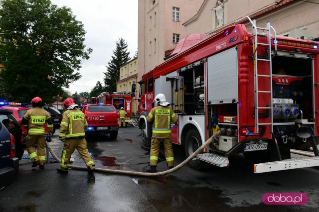 Pożar domu przy ul. Nowowiejskiej w Dzierżoniowie