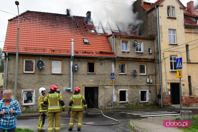 Pożar domu przy ul. Nowowiejskiej w Dzierżoniowie