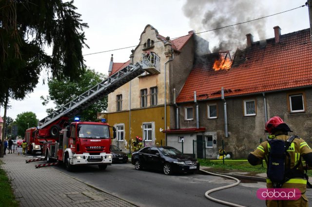 Pożar domu przy ul. Nowowiejskiej w Dzierżoniowie