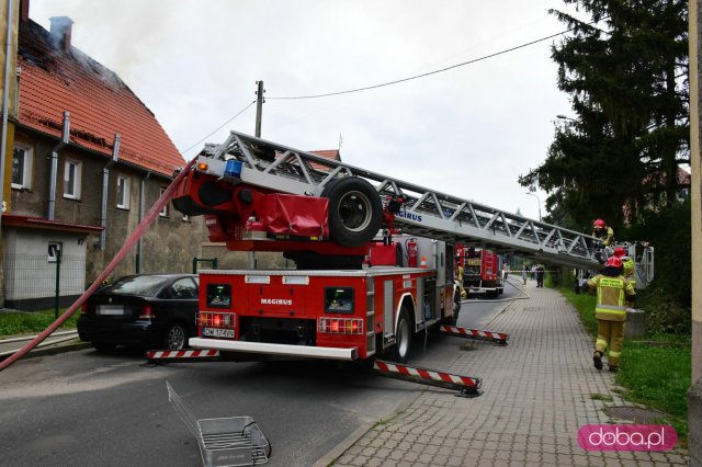 Pożar domu przy ul. Nowowiejskiej w Dzierżoniowie