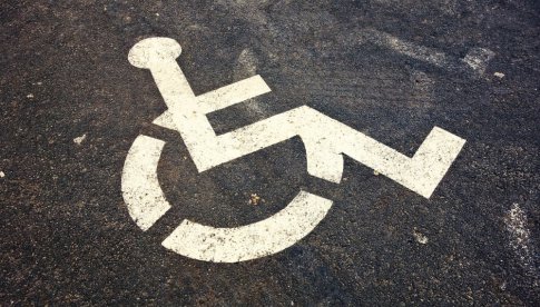 Programy wspierające osoby z niepełnosprawnościami