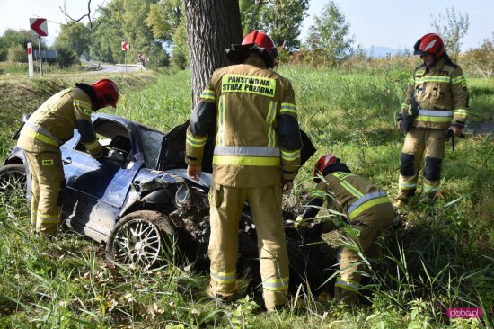 Volkswagen wypadł z drogi 