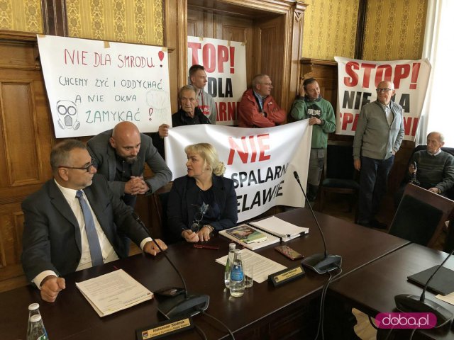 Nie dla spalarni w Bielawie! Mieszkańcy na sesji RM w Bielawie!